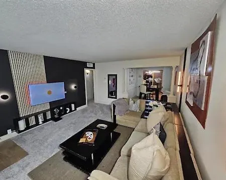Walking Distance To Galleria 2Br 2Ba Trendy Condo